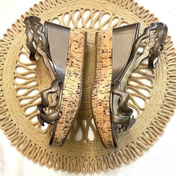 Prada Brown Patent Leather Scalloped Open Toe Wedge Sandals Size EU 40.5 - Picture 6 of 12